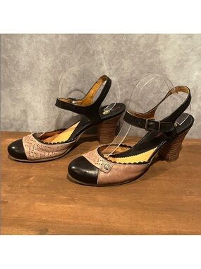 Gold Button Black and Tan Mary Jane Heels size 41